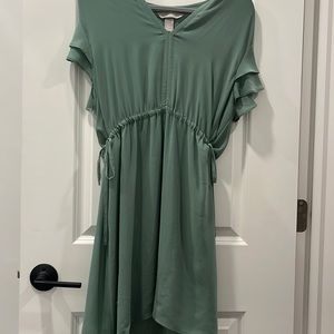 H&M Sage Green Short Sleeve Dress // Drawstring Waist // Size M